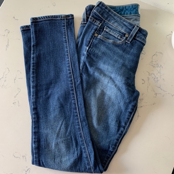 PAIGE Skyline Skinny Ankle Peg Jeans - Picture 3 of 8